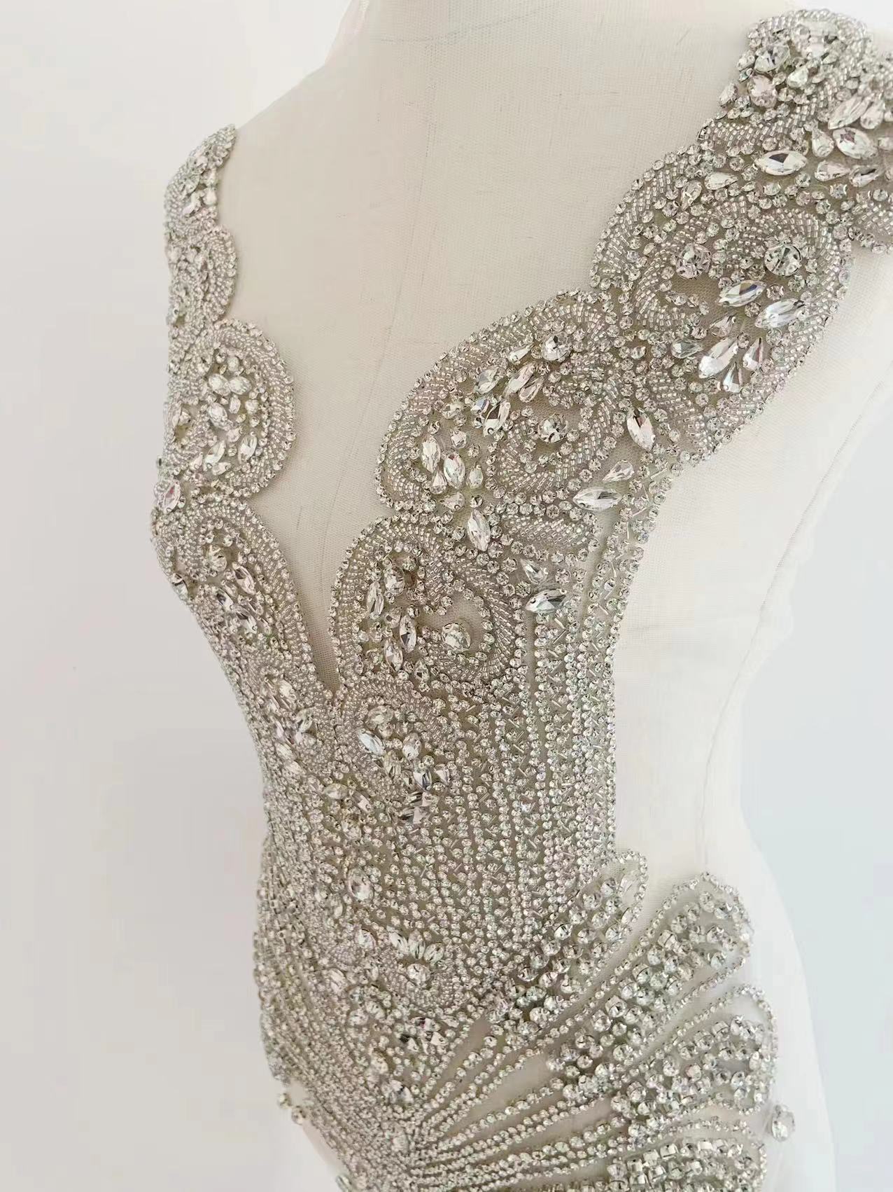Body Jewelry High End - High End Large Silver V Neckline