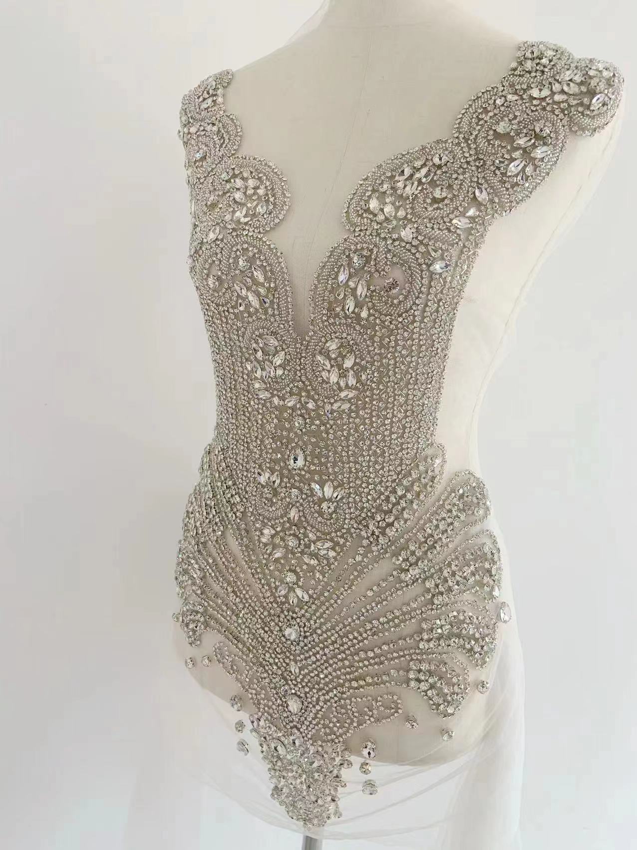High End Large Silver V Neckli - đánh giá và giá Body Jewelry High End